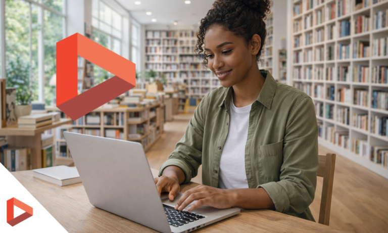 Femme travaillant sur un ordinateur portable dans une bibliothèque